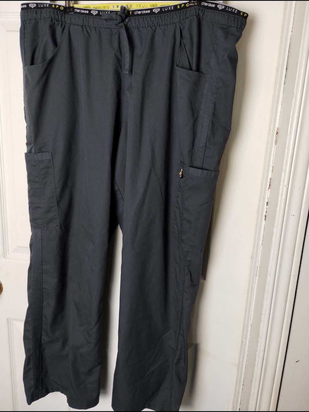 Cherokee Luxe Sport Women’s Gray Cargo Scrub Pants XL